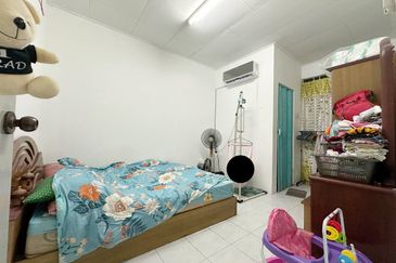 Freehold Single Kasturi Bukit Beruntung