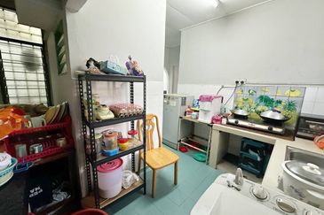 Freehold Single Kasturi Bukit Beruntung