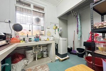 Freehold Single Kasturi Bukit Beruntung