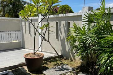 BANDAR ENSTEK (JENTAYU)