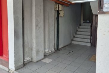 Jalan Dato Bandar Tunggal