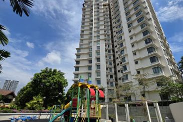 Desa ParkCity (Nadia Parkfront Condominium)