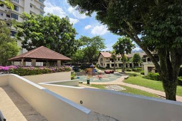 Desa ParkCity (Nadia Parkfront Condominium)