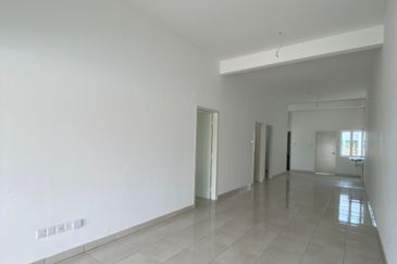 Mantin 4 Bedrooms Single storey terrace for Sale 