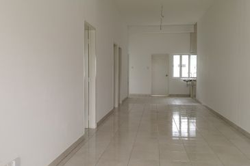 Mantin 4 Bedrooms Single storey terrace for Sale 