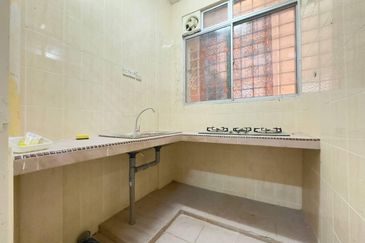 Pangsapuri Seroja Bukit Jelutong