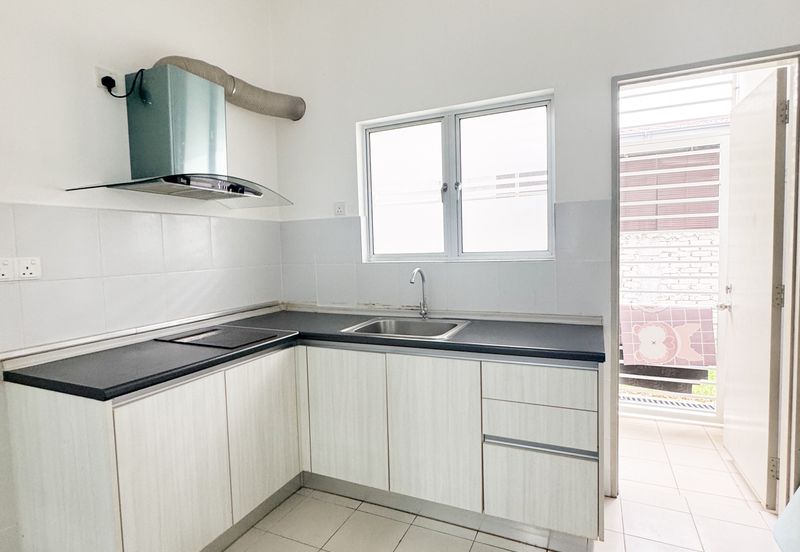 Eristana @ Seri Pristana