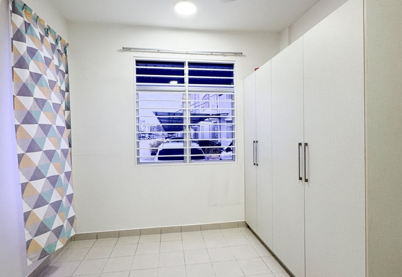 Eristana @ Seri Pristana