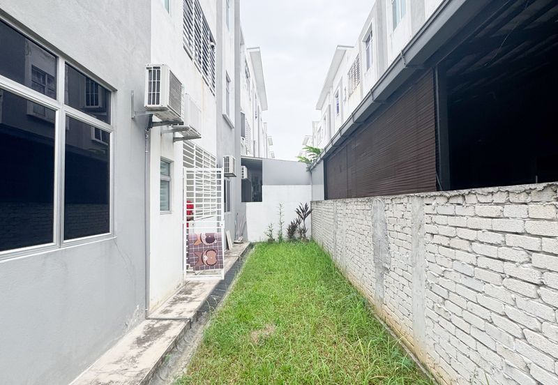 Eristana @ Seri Pristana