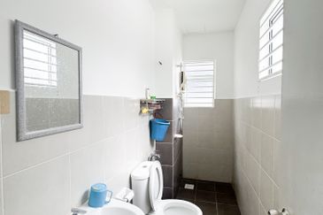 Eristana @ Seri Pristana