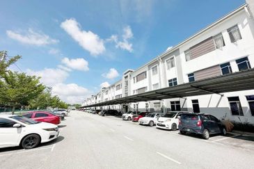 Eristana @ Seri Pristana