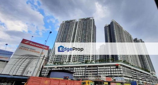 KL Traders Square End Lot Ground Unit For Sale, Kuala Lumpur, Gombak