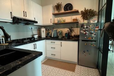 La Thea Residences @ 16 Sierra