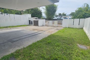 Aleya Twin Villa Semi D U8 Bukit Jelutong For Sale