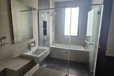 Aleya Twin Villa Semi D U8 Bukit Jelutong For Sale