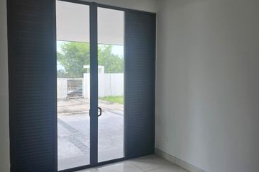 Aleya Twin Villa Semi D U8 Bukit Jelutong For Sale