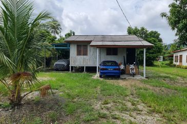 Bungalow Lot Kampung Dato Sri Kamaruddin Manjung Perak