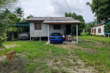 Bungalow Lot Kampung Dato Sri Kamaruddin Manjung Perak