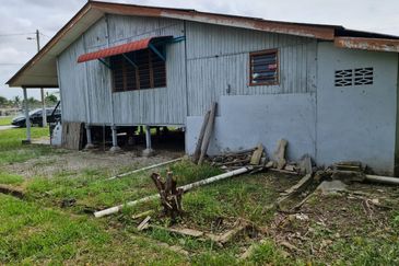 Bungalow Lot Kampung Dato Sri Kamaruddin Manjung Perak