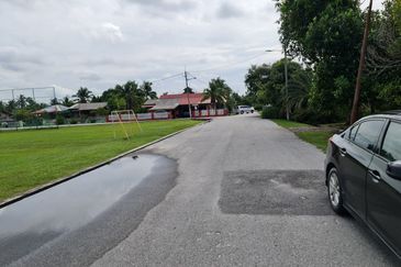 Bungalow Lot Kampung Dato Sri Kamaruddin Manjung Perak