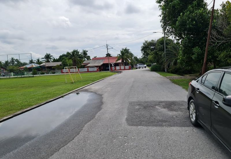Bungalow Lot Kampung Dato Sri Kamaruddin Manjung Perak