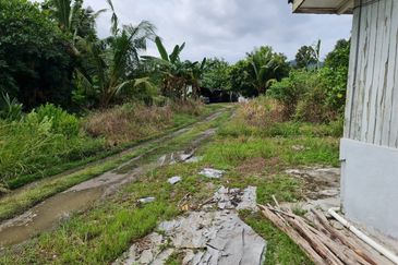 Bungalow Lot Kampung Dato Sri Kamaruddin Manjung Perak