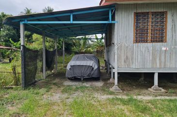 Bungalow Lot Kampung Dato Sri Kamaruddin Manjung Perak