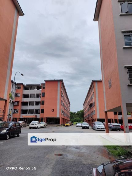 Cheapest low floor pulai utama flat near TMN U , Johor, Skudai