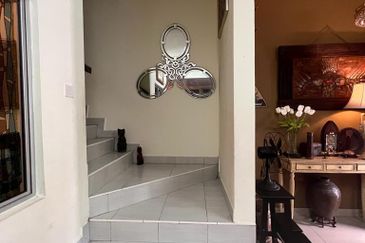 Below market value big seri Austin double story