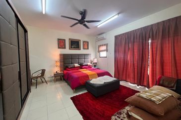 Below market value big seri Austin double story