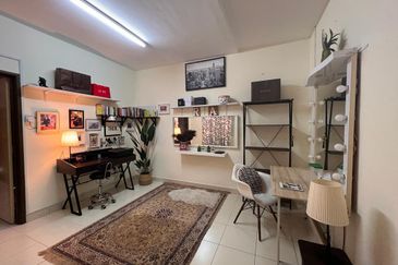 Below market value big seri Austin double story