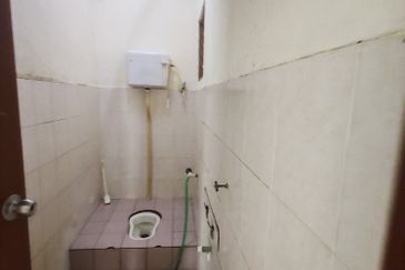 Desa Cemerlang medium cost flat for rent 