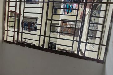 Desa Cemerlang medium cost flat for rent 