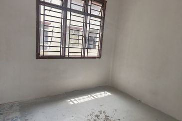 Desa Cemerlang medium cost flat for rent 