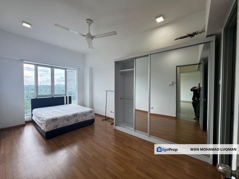 Bandar Seri Putra Apartment Putra 1 Facing Highway For Sale, Selangor, Kajang
