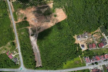 Bukit Bunga Tanah Merah Tanah Bangunan Untuk Dijual