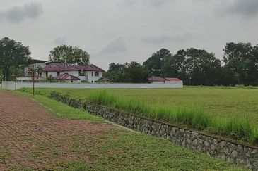 Taman Tasik Semenyih (Lake Residence)