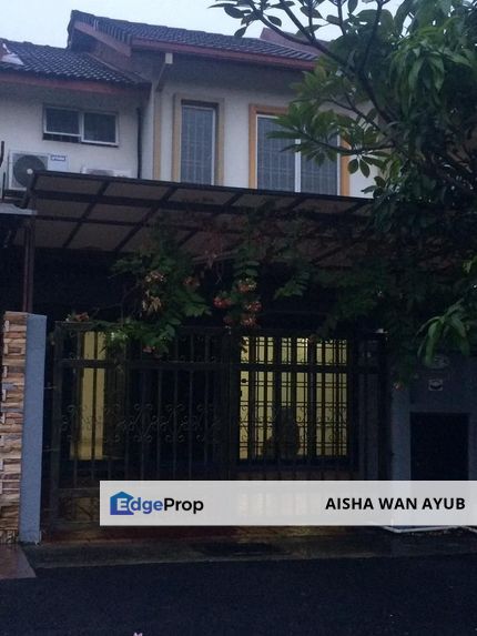 Double Storey  Taman Pinggiran USJ 2 Subang Jaya For Sale I Renovate | Near KTM Batu Tiga Station, Selangor, USJ