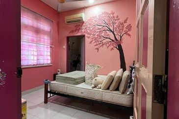 Banglo Setingkat Bukit Kuang, Kemaman Terengganu [Tanah Luas] 5 minit ke Masjid Bukit Kuang