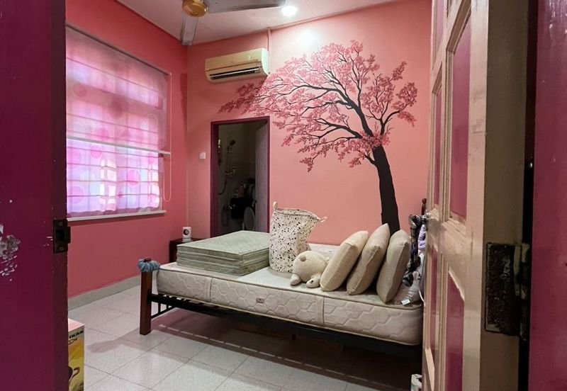 Banglo Setingkat Bukit Kuang, Kemaman Terengganu [Tanah Luas] 5 minit ke Masjid Bukit Kuang