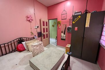 Banglo Setingkat Bukit Kuang, Kemaman Terengganu [Tanah Luas] 5 minit ke Masjid Bukit Kuang