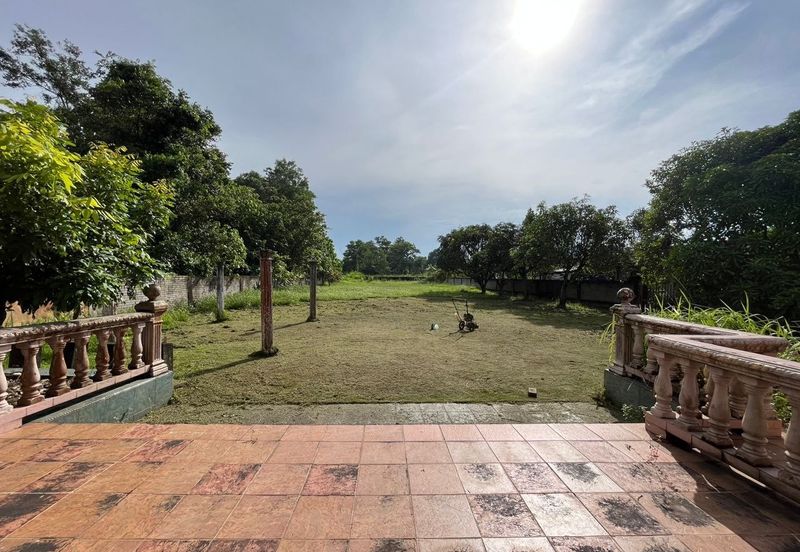 Banglo Setingkat Bukit Kuang, Kemaman Terengganu [Tanah Luas] 5 minit ke Masjid Bukit Kuang