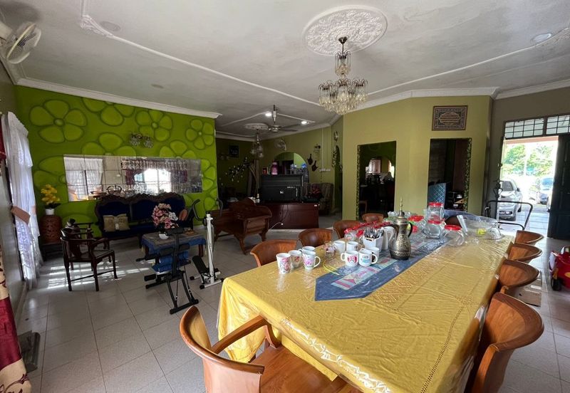 Banglo Setingkat Bukit Kuang, Kemaman Terengganu [Tanah Luas] 5 minit ke Masjid Bukit Kuang