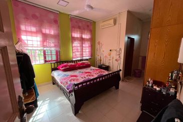 Banglo Setingkat Bukit Kuang, Kemaman Terengganu [Tanah Luas] 5 minit ke Masjid Bukit Kuang