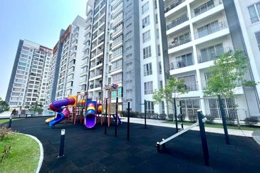 7 Tree Seven Residence