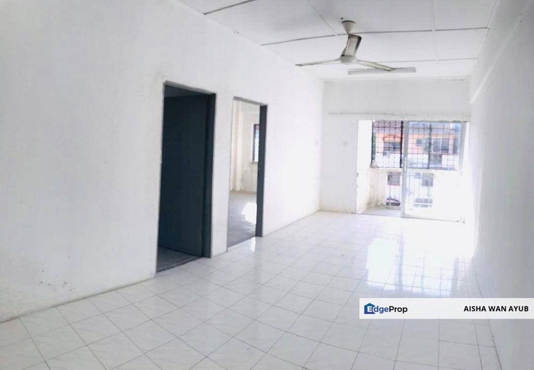 Corner Unit Apartment Taman Setia Balakong Tingkat 4 I Sekolah, AEON Mall, MRT station Batu 11 Cheras, Selangor, Balakong