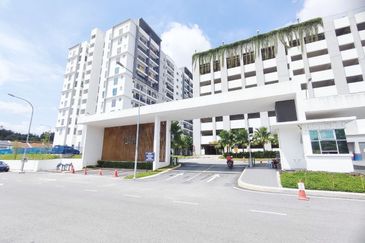 Puncak Hijauan (Hijauan Heights)