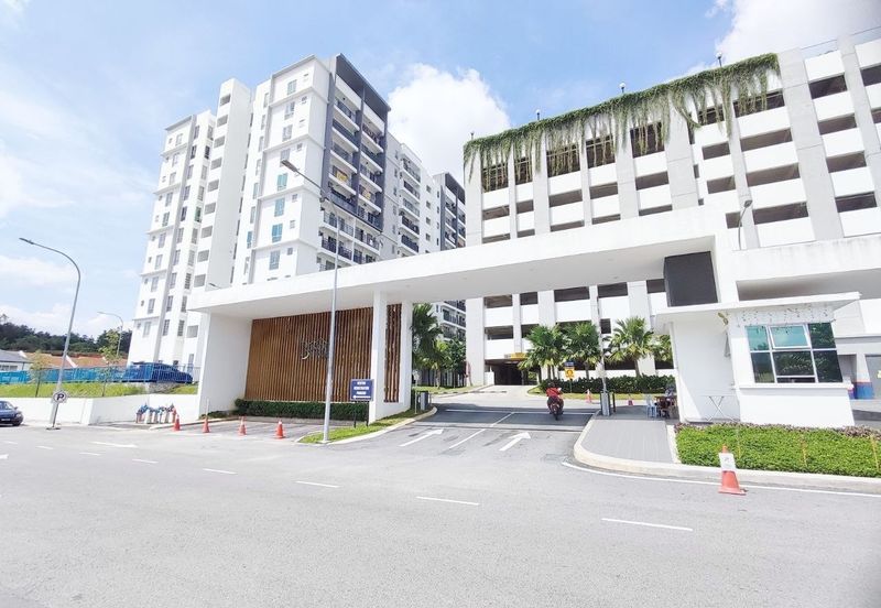 Puncak Hijauan (Hijauan Heights)