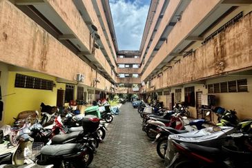 Pangsapuri Ria, Semenyih Indah