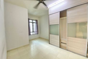 Villa Park Condominium